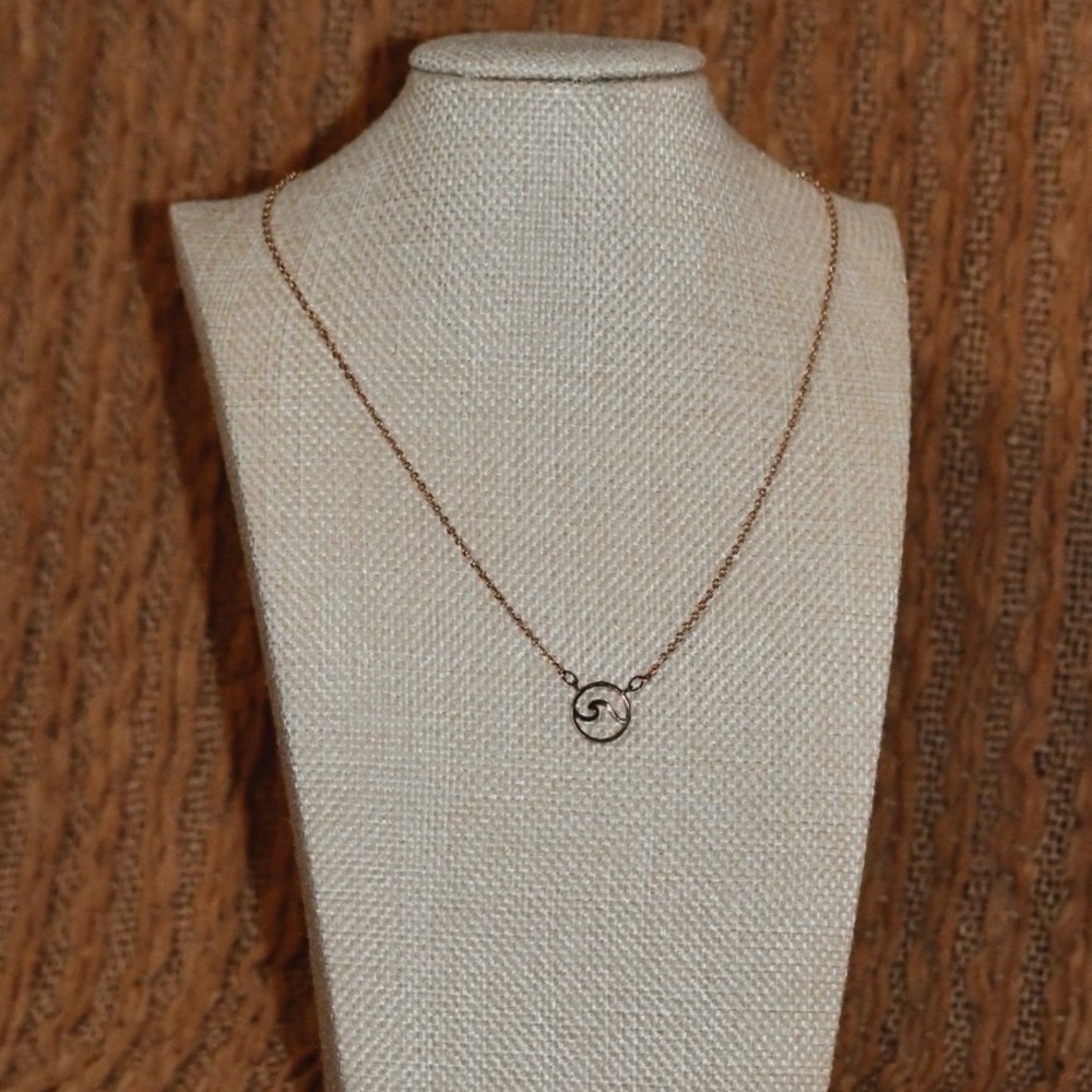 Elegant Gold Necklace